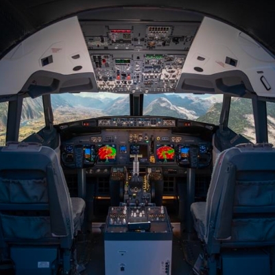 Discover Voyager FlightSimulation at Luton International Airport